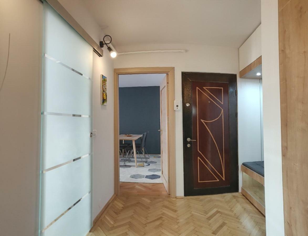 Modern And Cozy Apartment Piteşti Exteriér fotografie